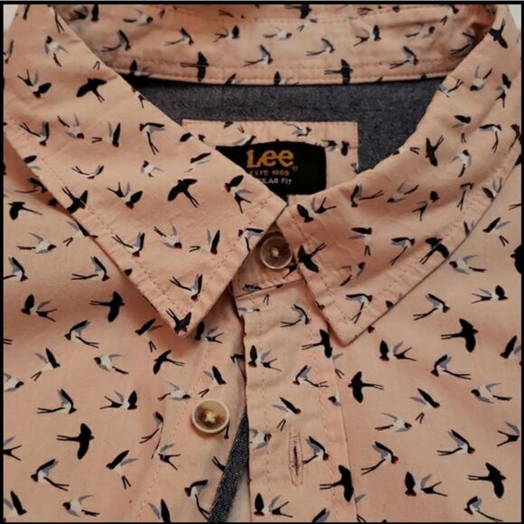 🌹LEE BUTTON UP PINK SHIRT - Picture 4 of 5